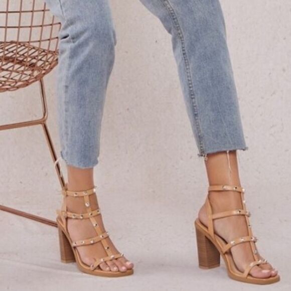 BRAND NEW SODA CAMINO-S PATENT STUDDED ANKLE STRAP HEELS - Picture 4 of 16